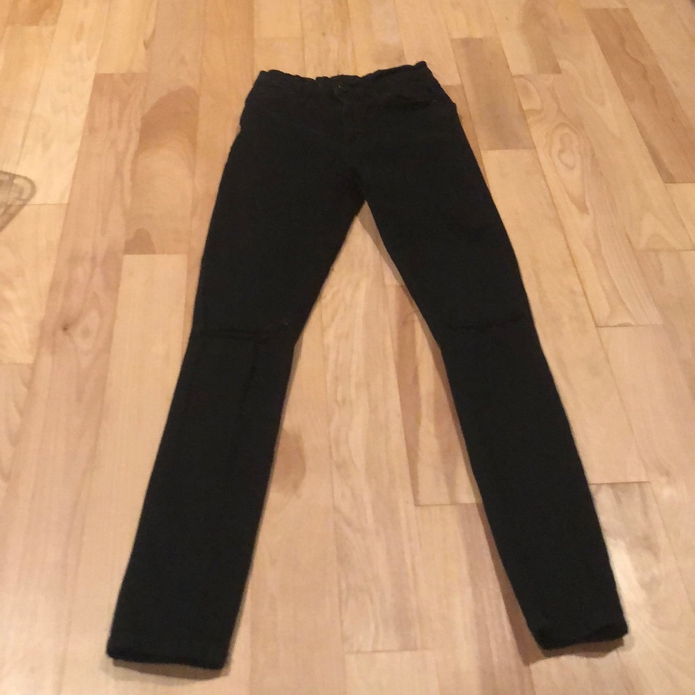 BDG Distressed Twig High Rise in Black